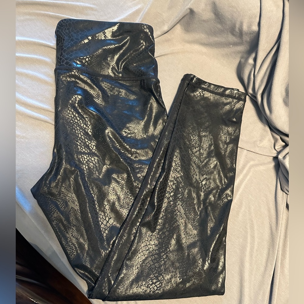 Women’s large, Mono B shiny black snakeskin fitted legging